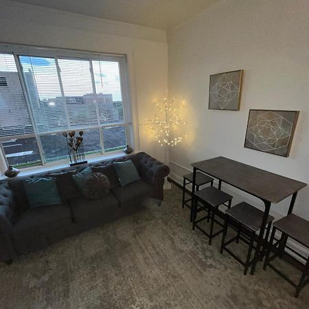2 Bedroom Stylist Apartment Detroit Exterior foto
